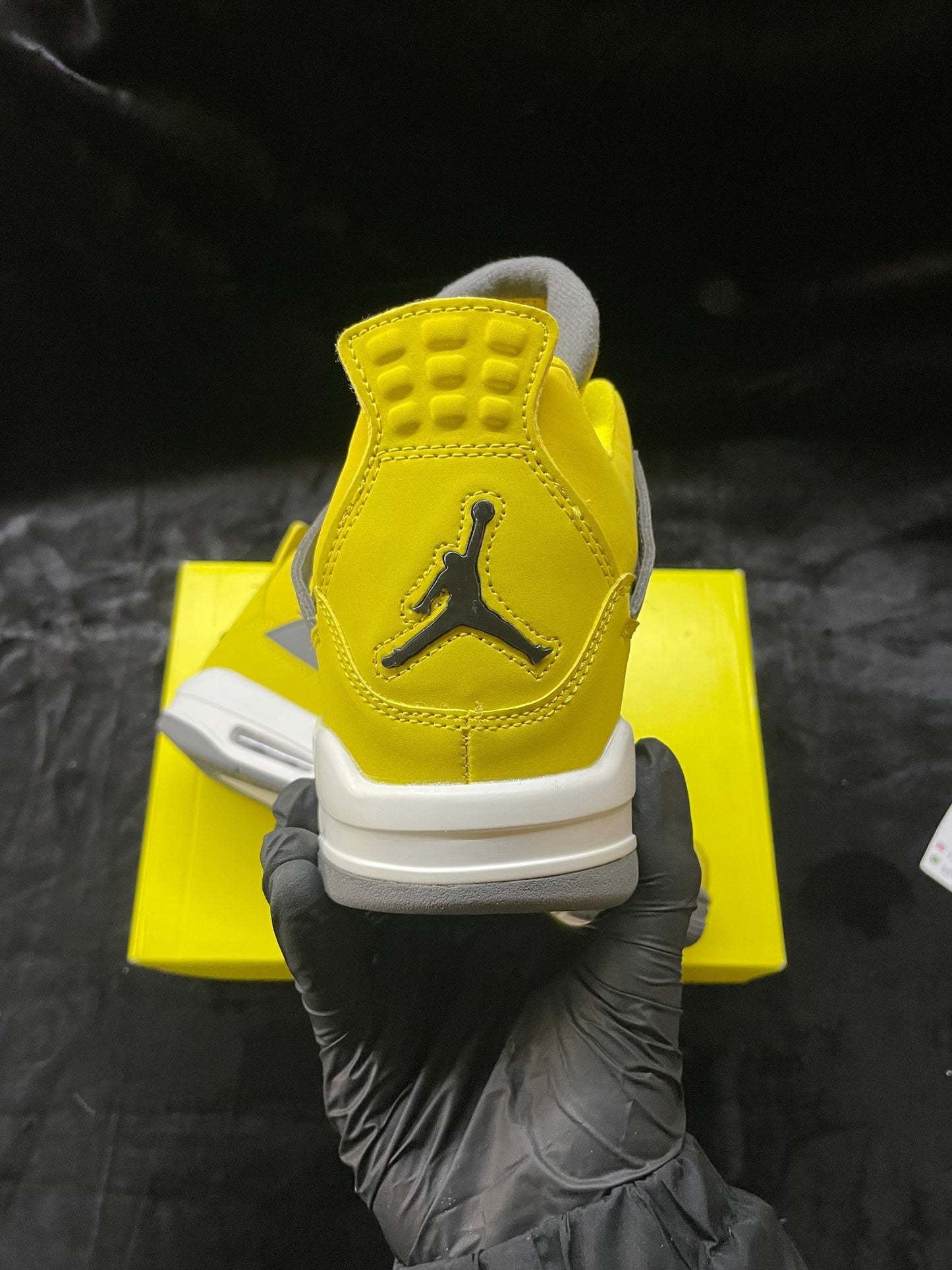 JORDAN 4 LIGHTNING