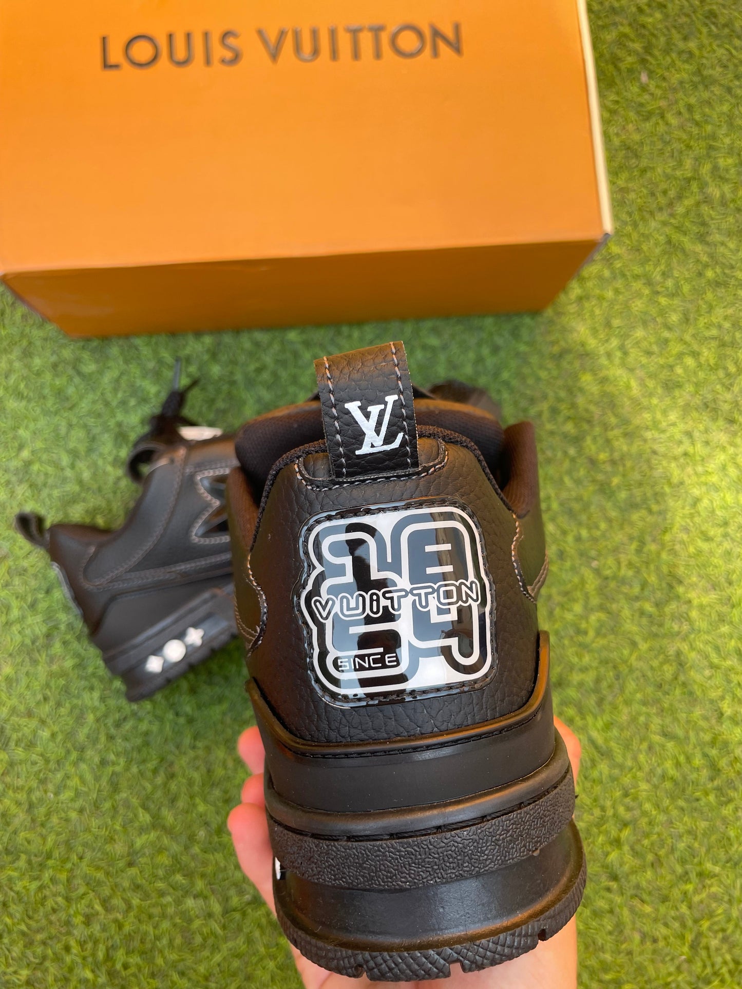 LOUIS VUITTON SKATE ALL BLACK